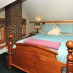 Victorian Loft Bed And Breakfast