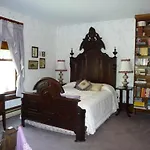 Victorian Loft Bed And Breakfast