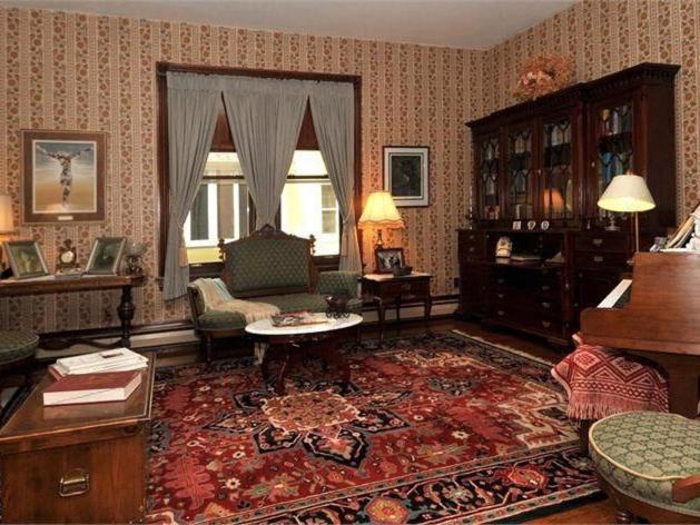 Victorian Loft Bed and breakfast