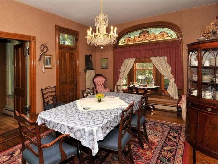 Victorian Loft 2*