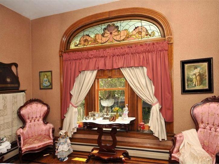 Victorian Loft 2*