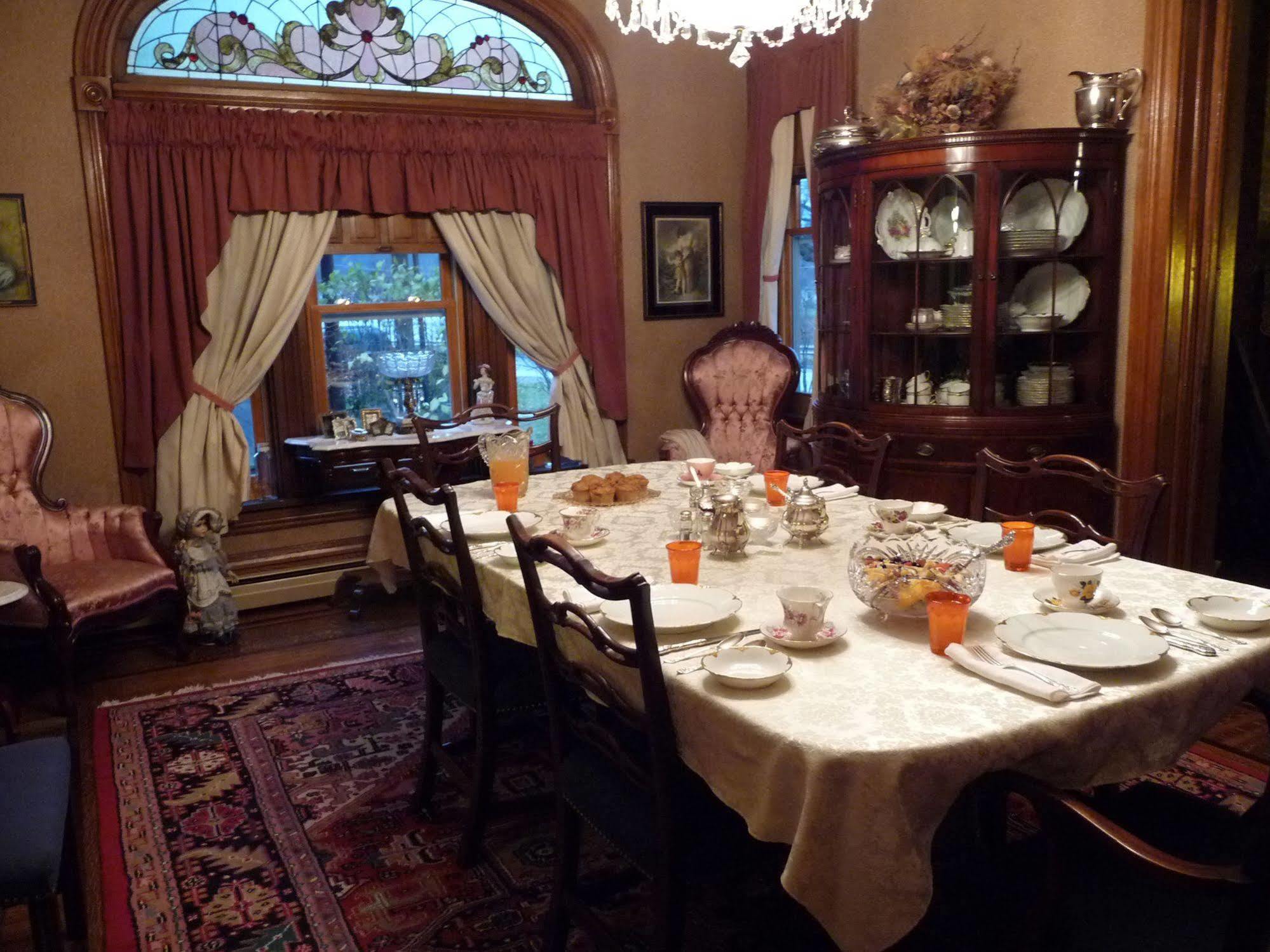Victorian Loft 2*